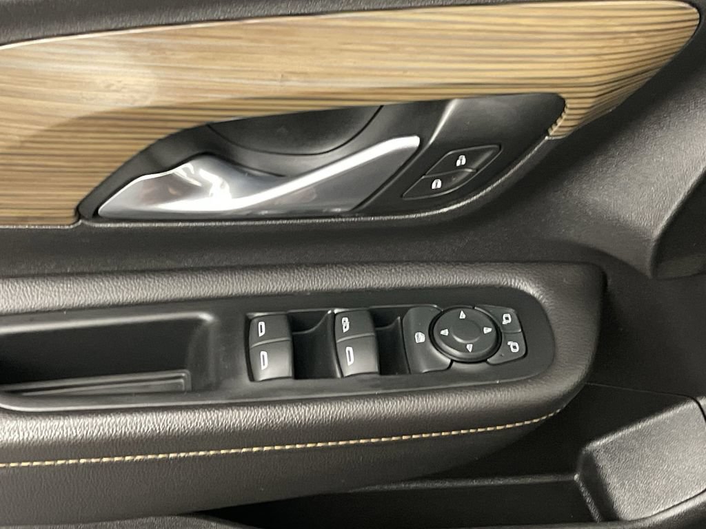 Used 2019 GMC Terrain SLE w/ Driver Convenience Package FWD image 16
