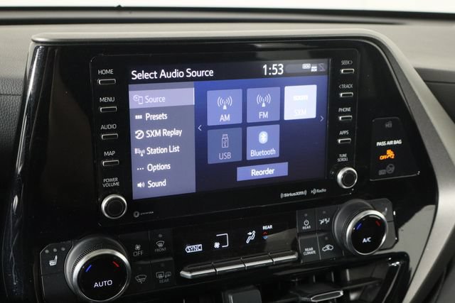Used 2022 Toyota Highlander XLE FWD image 34