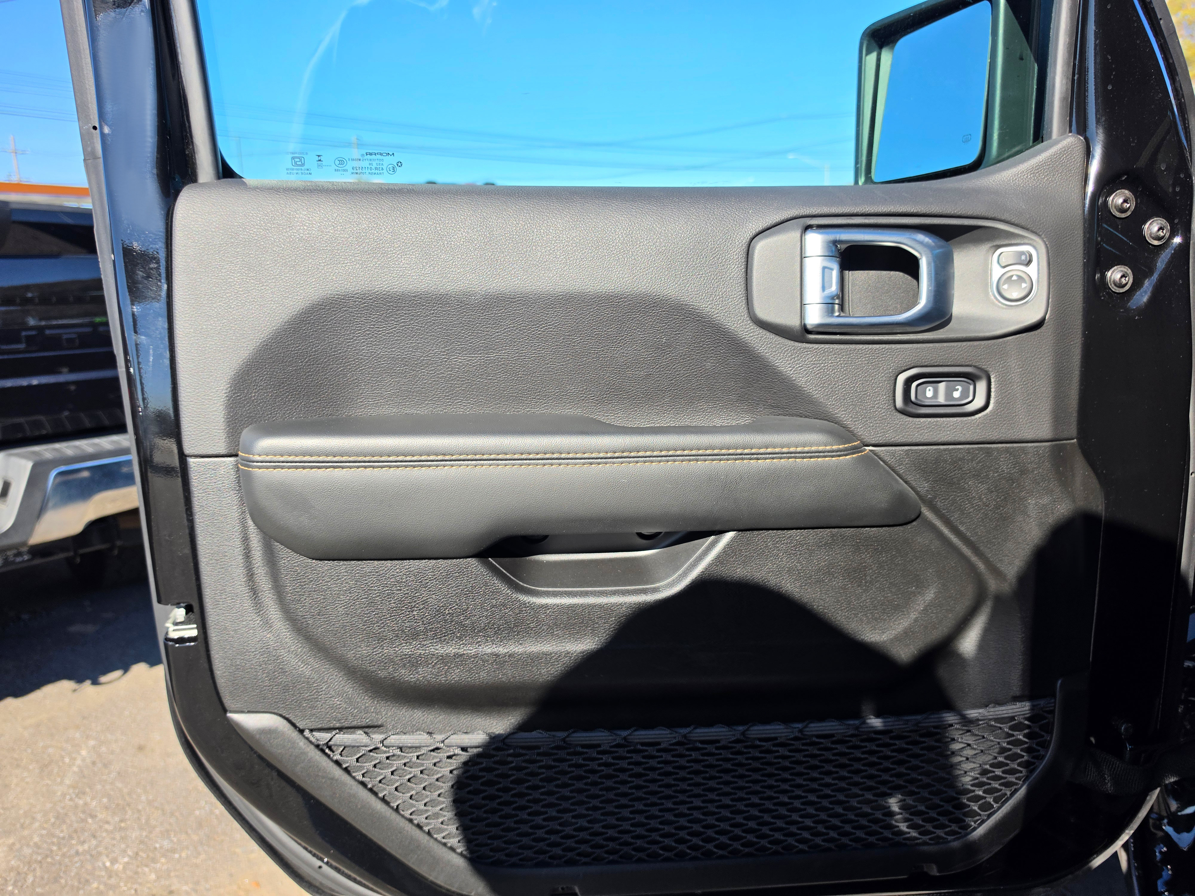 Used 2026 Jeep Wrangler Unlimited Sahara AWD/4WD image 17