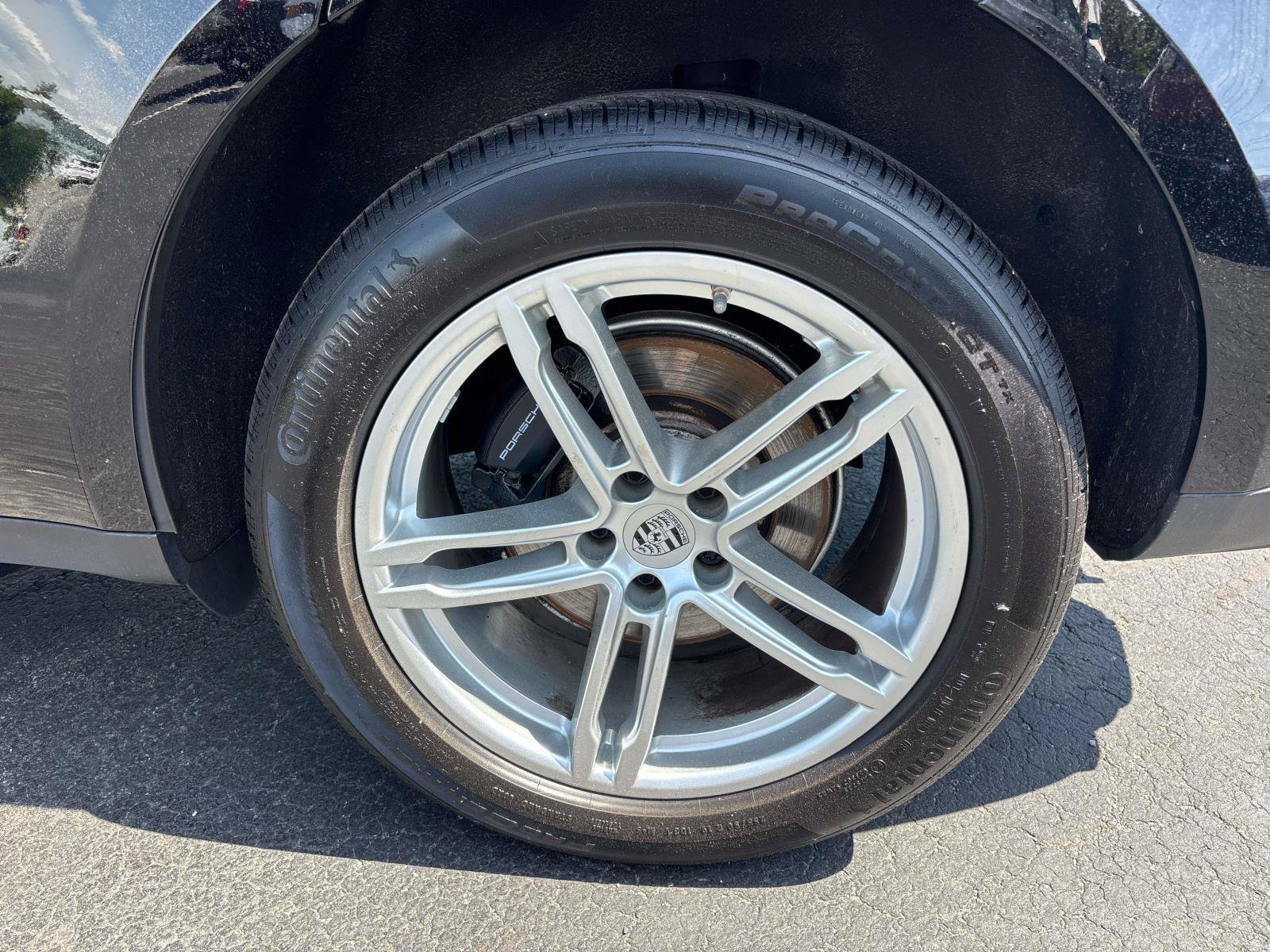Used 2024 Porsche Macan AWD/4WD image 29