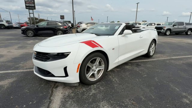 Used 2023 Chevrolet Camaro LT w/ Technology Package RWD image 4