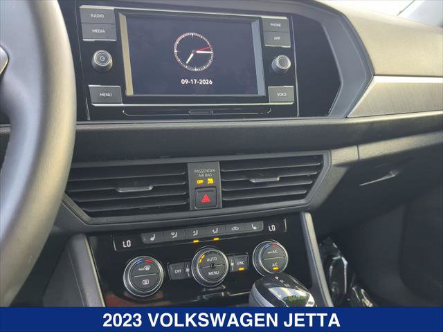 Certified 2023 Volkswagen Jetta SE FWD image 17