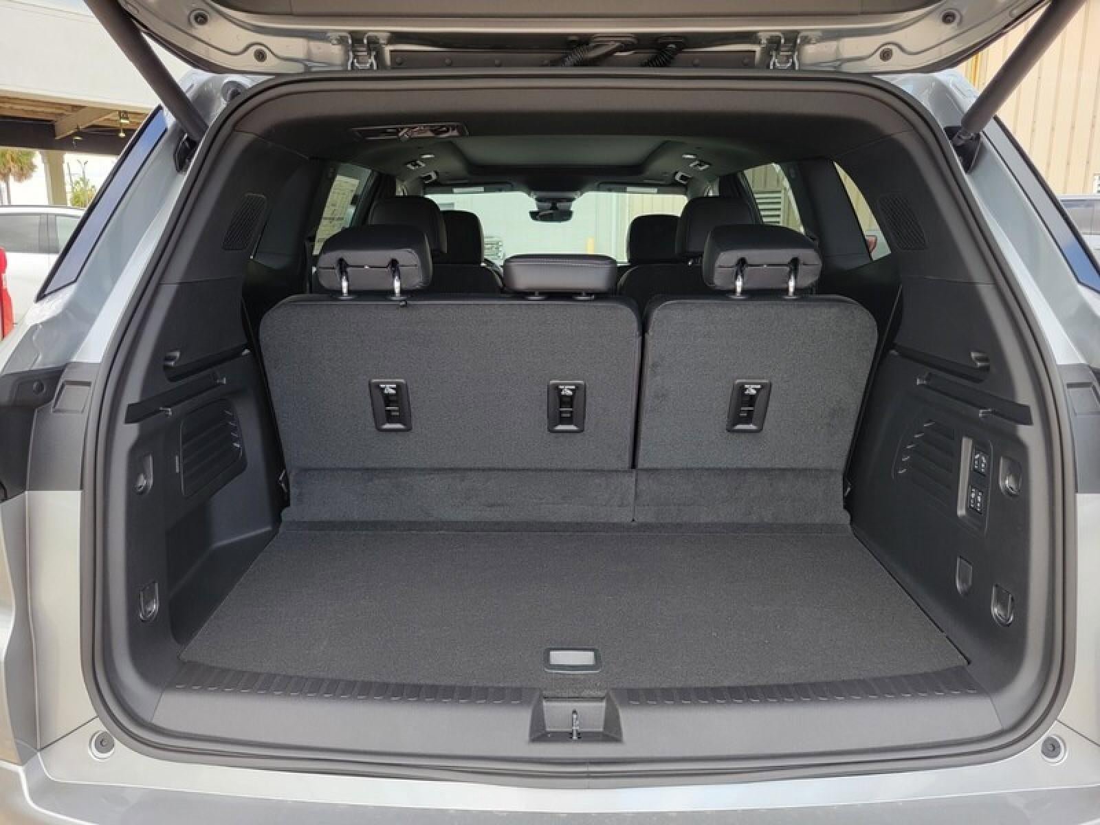 New 2025 Buick Enclave Avenir w/ Super Cruise Package FWD image 7