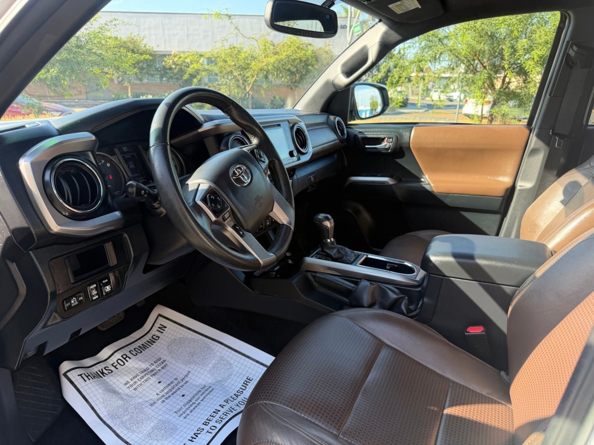 Used 2017 Toyota Tacoma Limited AWD/4WD image 12