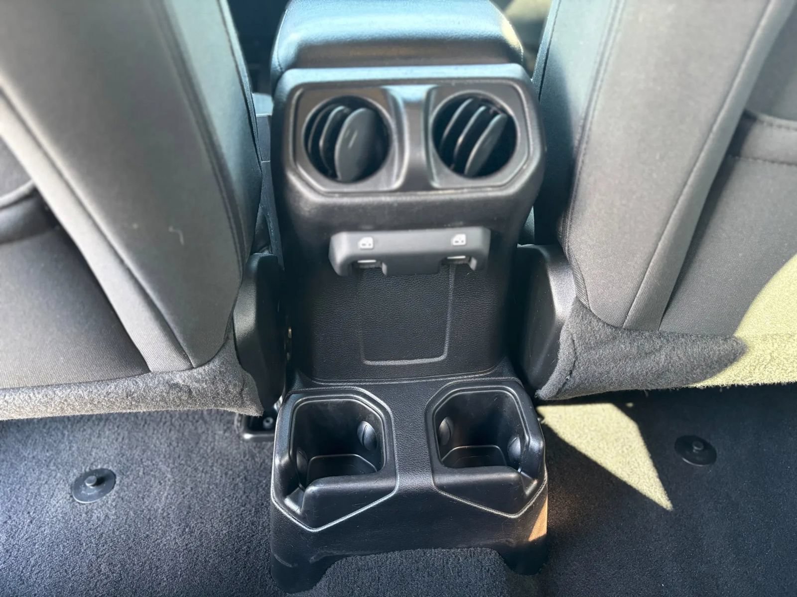 Used 2021 Jeep Wrangler Unlimited Sport AWD/4WD image 35