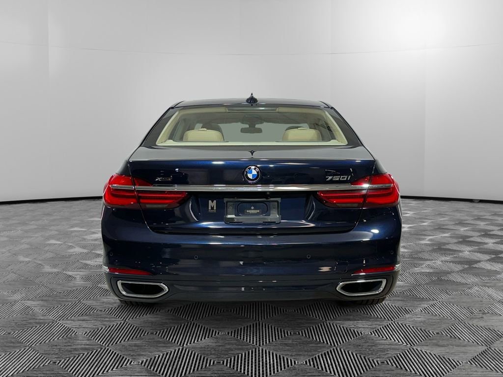 Used 2018 BMW 750i xDrive image 4