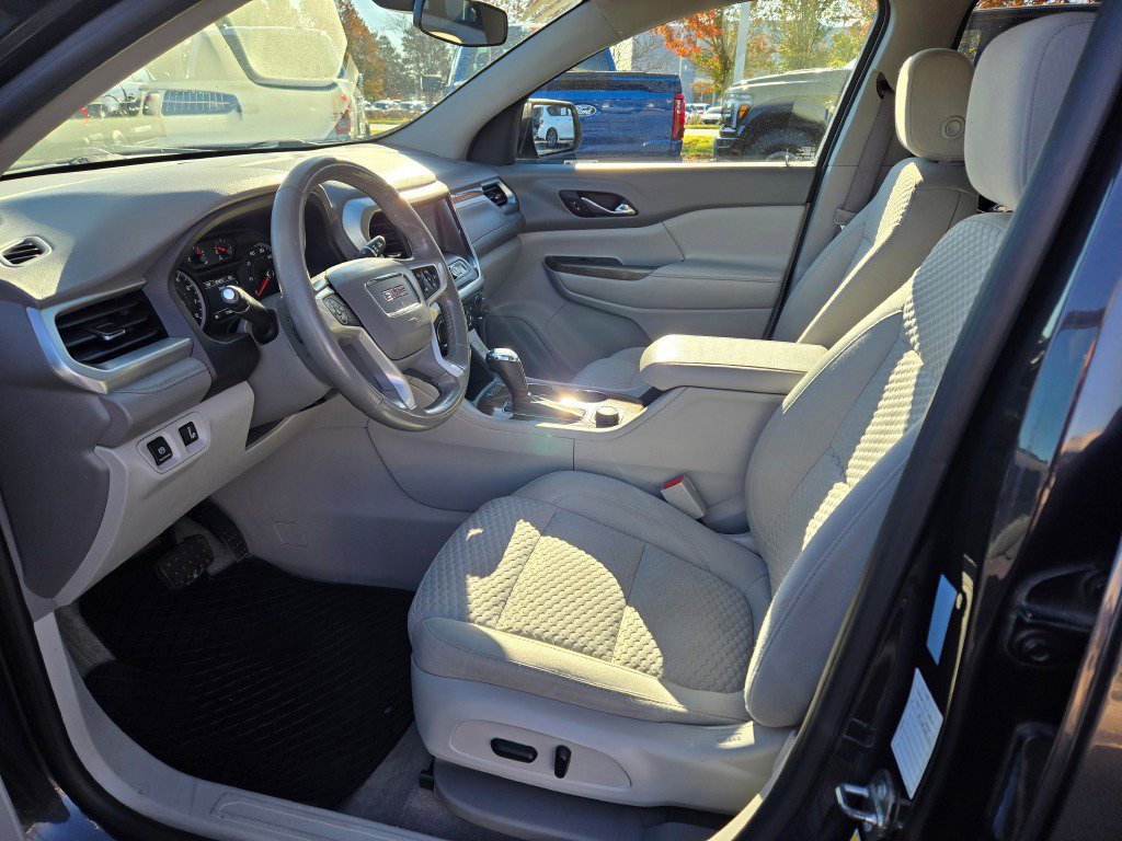 Used 2017 GMC Acadia SLE image 22