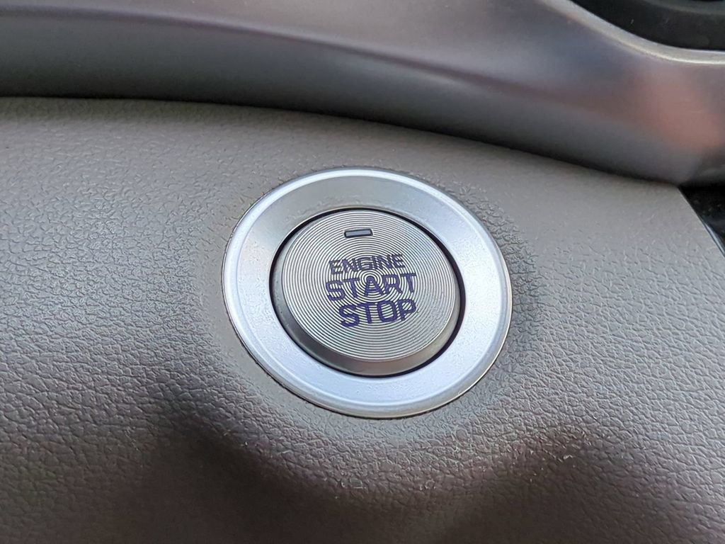 Used 2020 Hyundai Elantra Value Edition FWD image 35