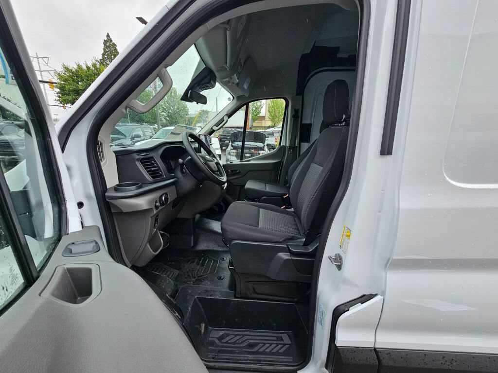 New 2026 Ford Transit 250 148 Medium Roof RWD image 15