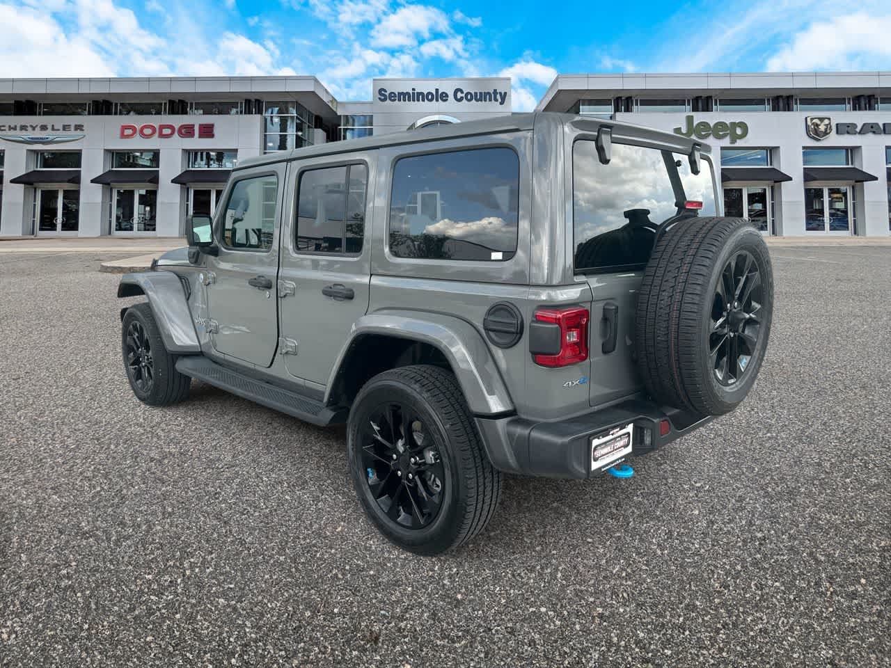 Certified 2022 Jeep Wrangler Unlimited Sahara AWD/4WD image 6