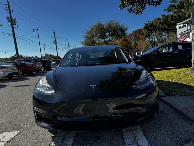 Used 2018 Tesla Model 3 Mid Range image 3