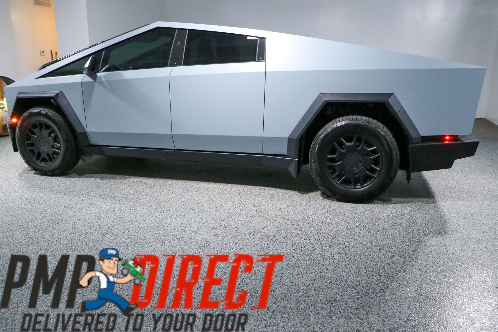 Used 2024 Tesla Cybertruck AWD Crew Cab image 10