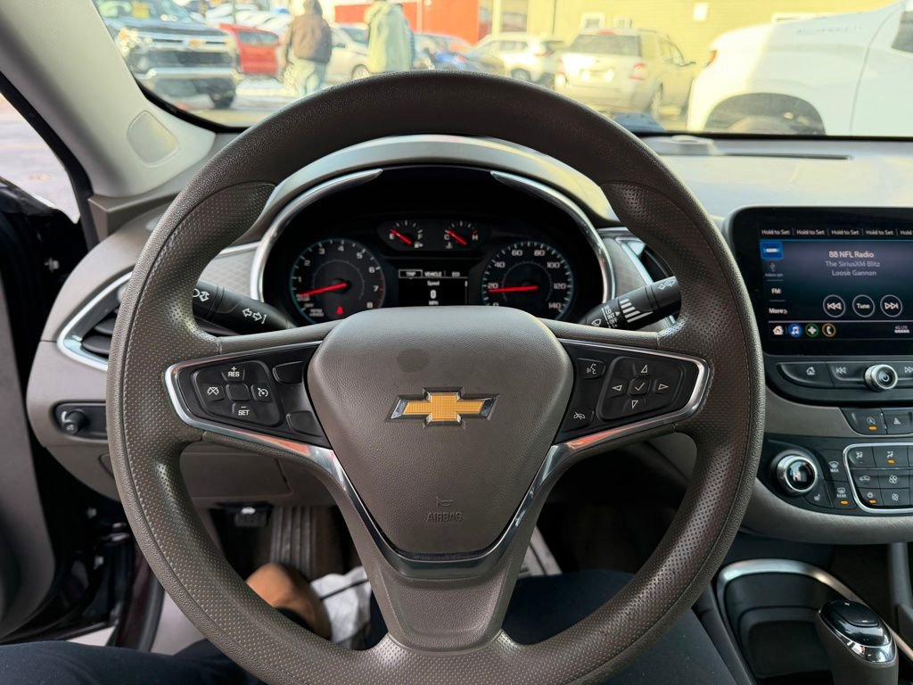 Used 2020 Chevrolet Malibu LT image 16