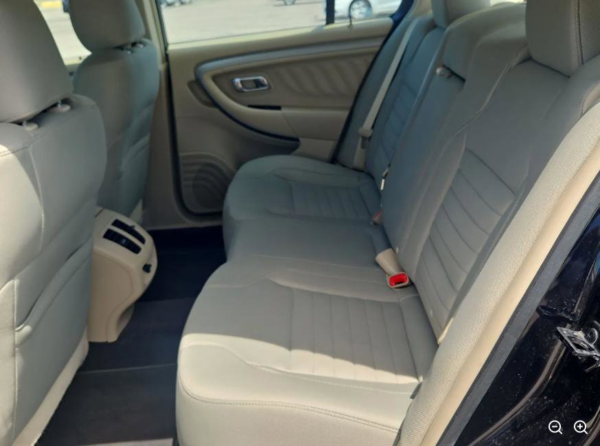 Used 2018 Ford Taurus SE FWD image 6