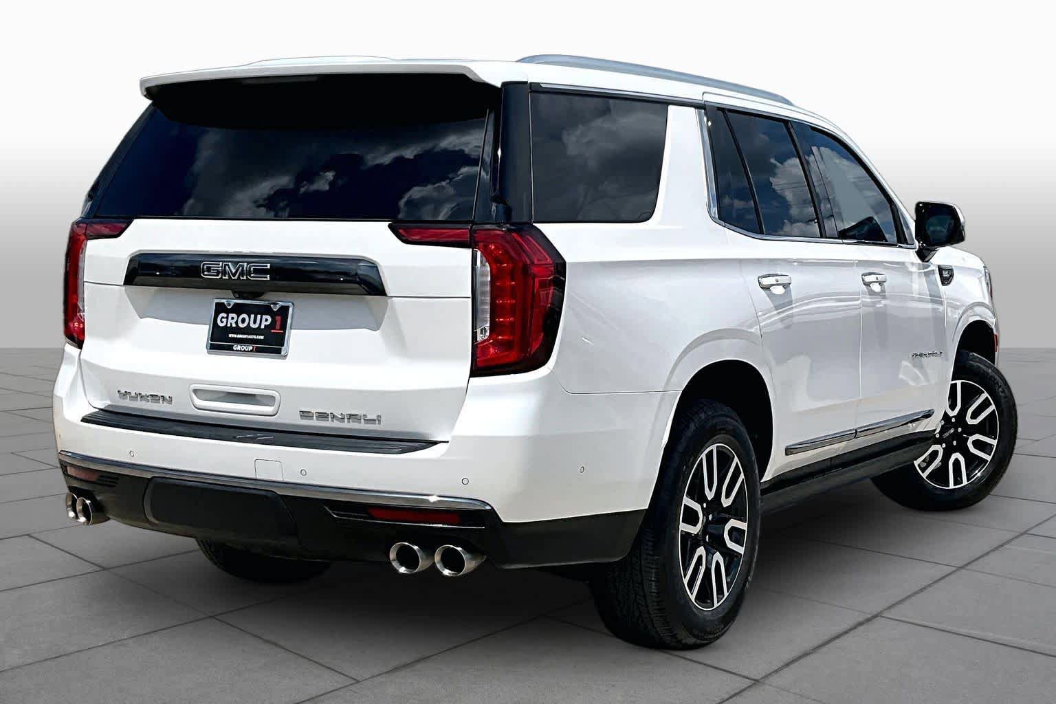 Used 2023 GMC Yukon Denali Ultimate AWD/4WD image 13