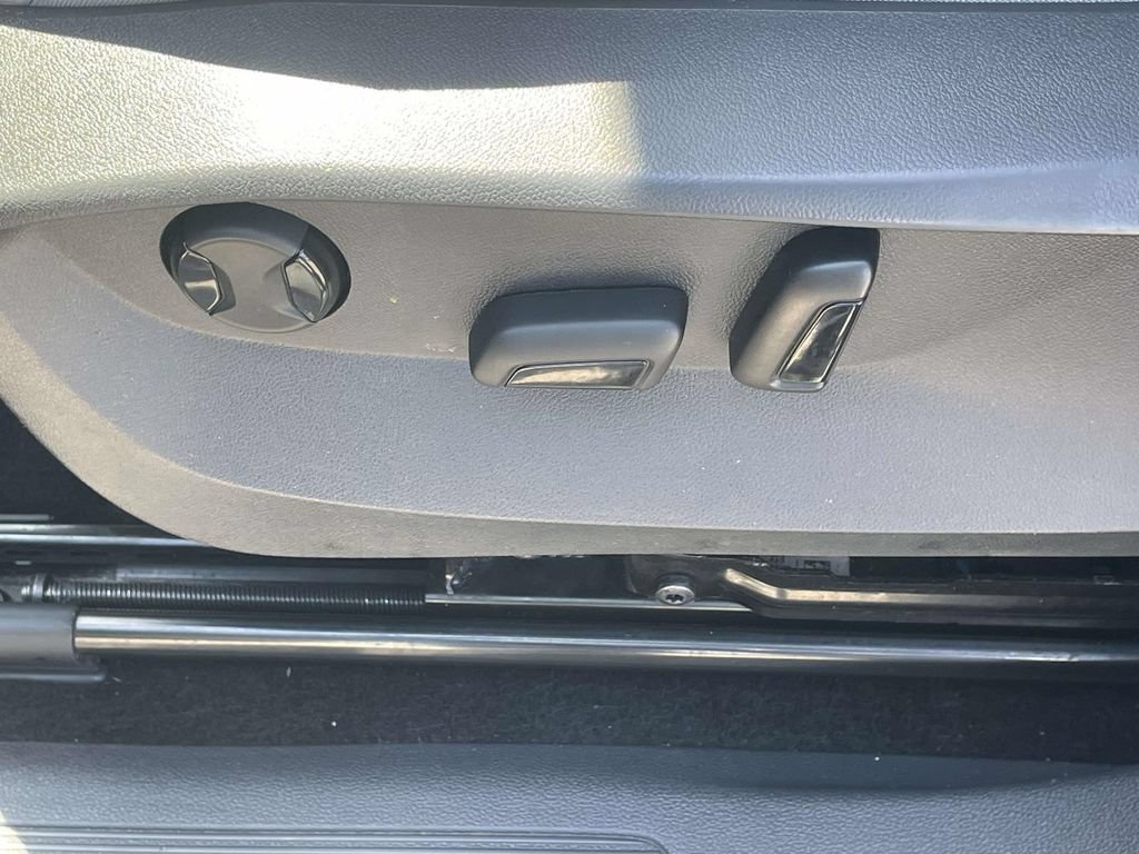 Certified 2023 Volkswagen Tiguan SE FWD image 15