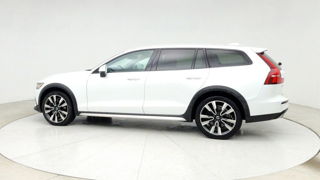 Used 2020 Volvo V60 T5 Cross Country w/ Protection Package Premier image 7