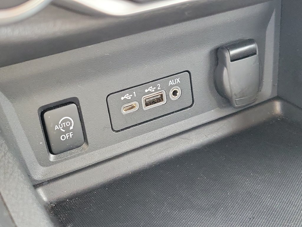 Certified 2025 Nissan Sentra SR FWD image 30