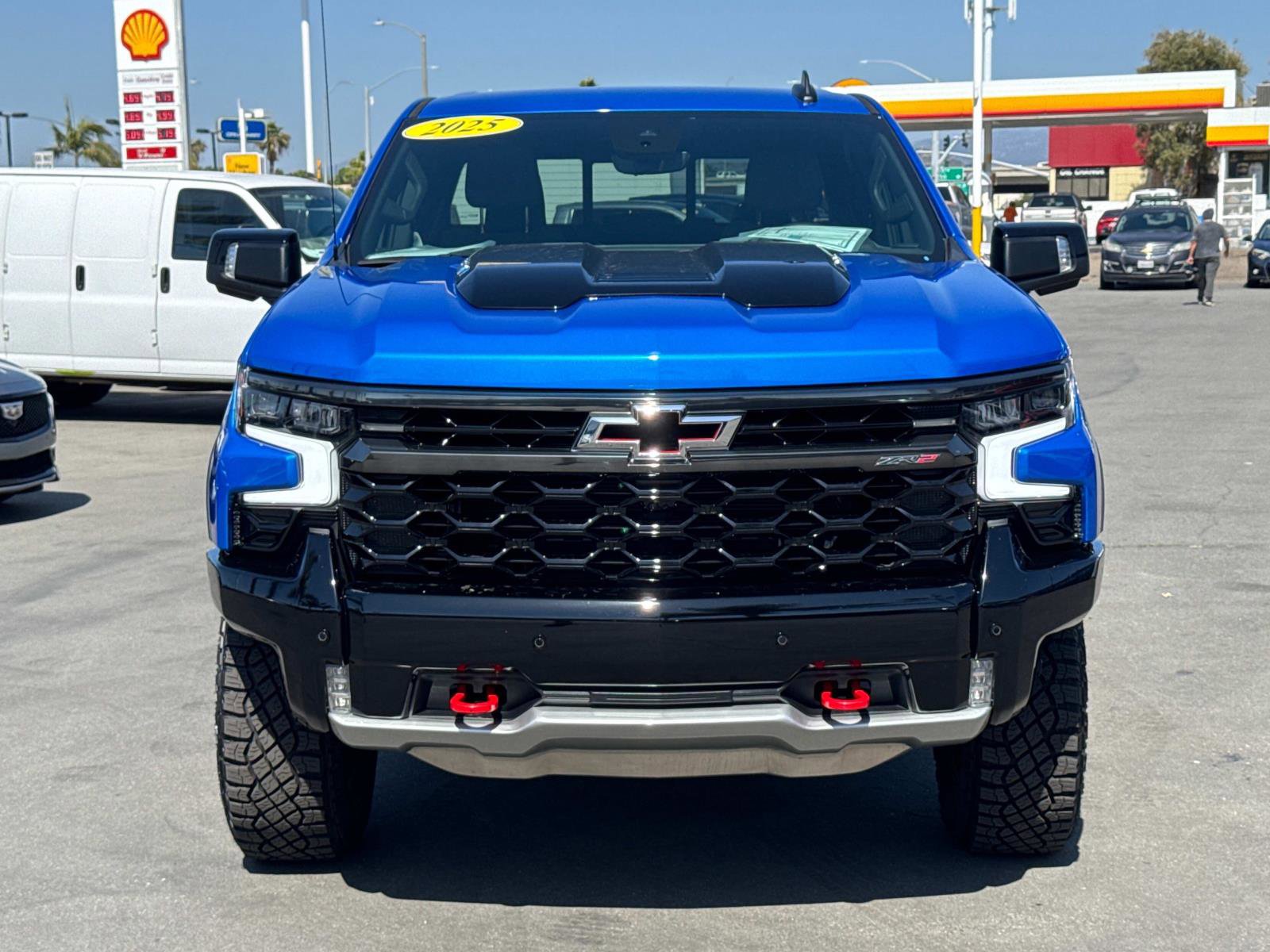 Used 2025 Chevrolet Silverado 1500 ZR2 w/ Technology Package image 2