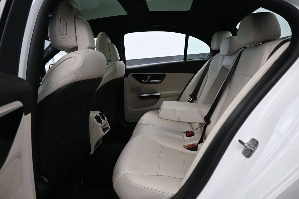 Used 2025 Mercedes-Benz C 300 Sedan image 36