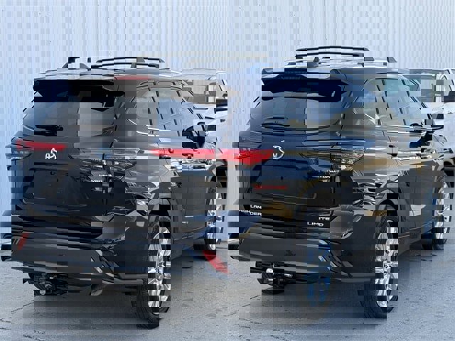 Used 2023 Toyota Highlander Limited image 4