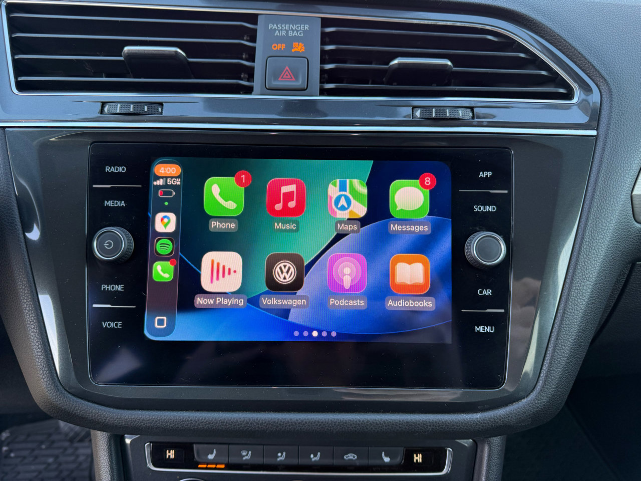 Used 2020 Volkswagen Tiguan SE w/ Panoramic Sunroof Package image 9