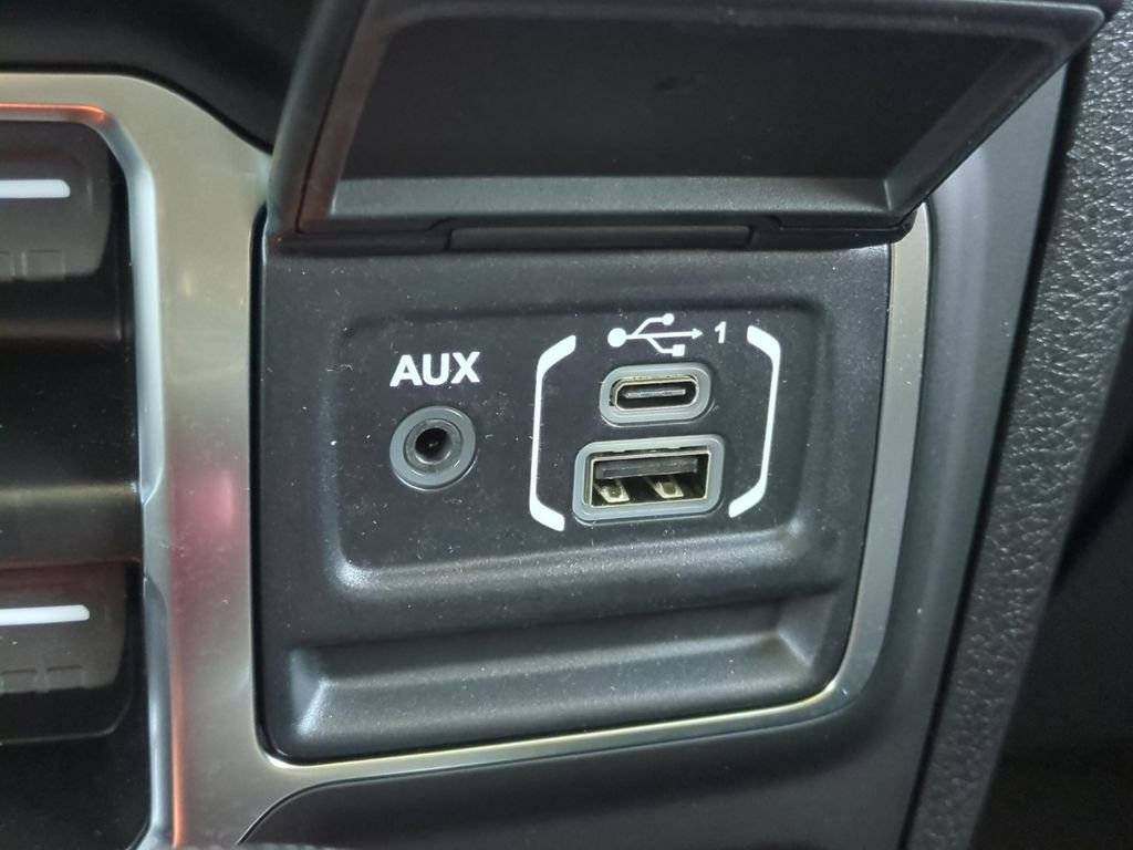 Used 2025 Jeep Gladiator Mojave w/ Safety Group image 28