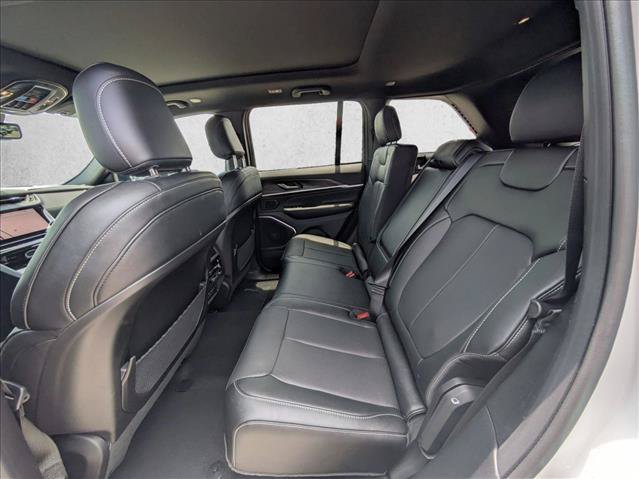 New 2026 Jeep Grand Cherokee Limited AWD/4WD image 16