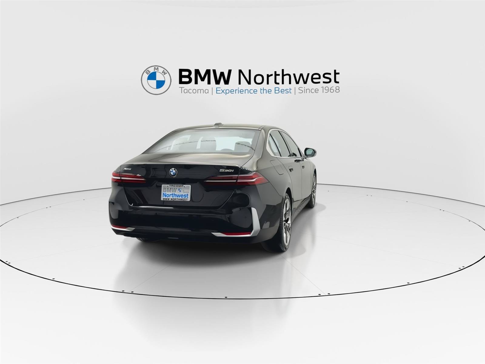 Used 2026 BMW 530i xDrive w/ Premium Package AWD/4WD image 2