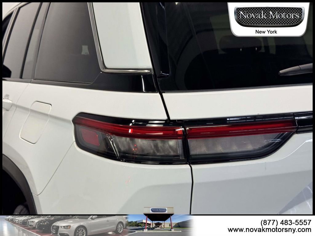 Used 2022 Jeep Grand Cherokee Limited image 8