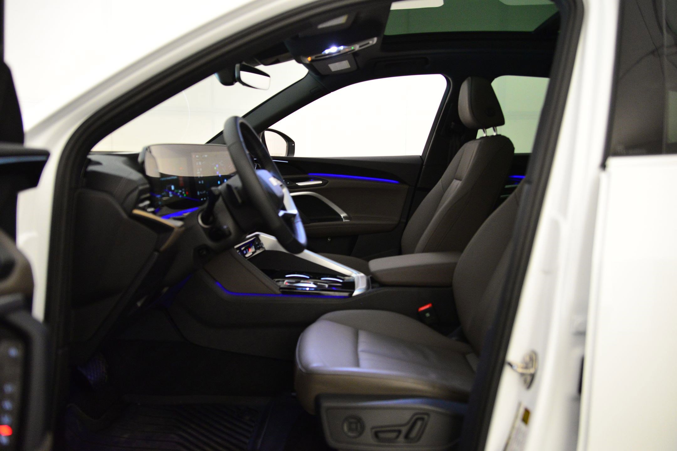 Certified 2025 Audi Q5 Premium w/ Convenience Package image 24