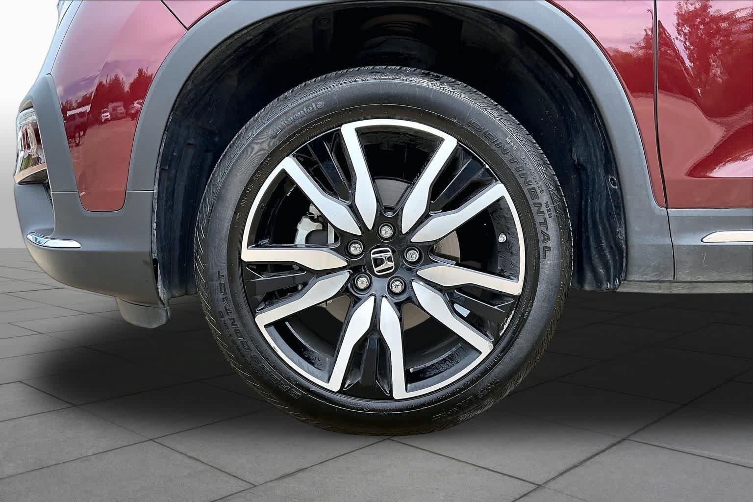 Used 2022 Honda Pilot Touring image 11