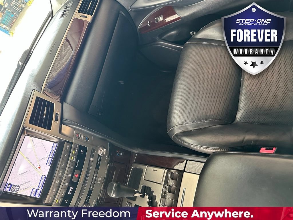 Used 2013 Lexus LX 570 4WD w/ Luxury Pkg w/Pre-crash image 24