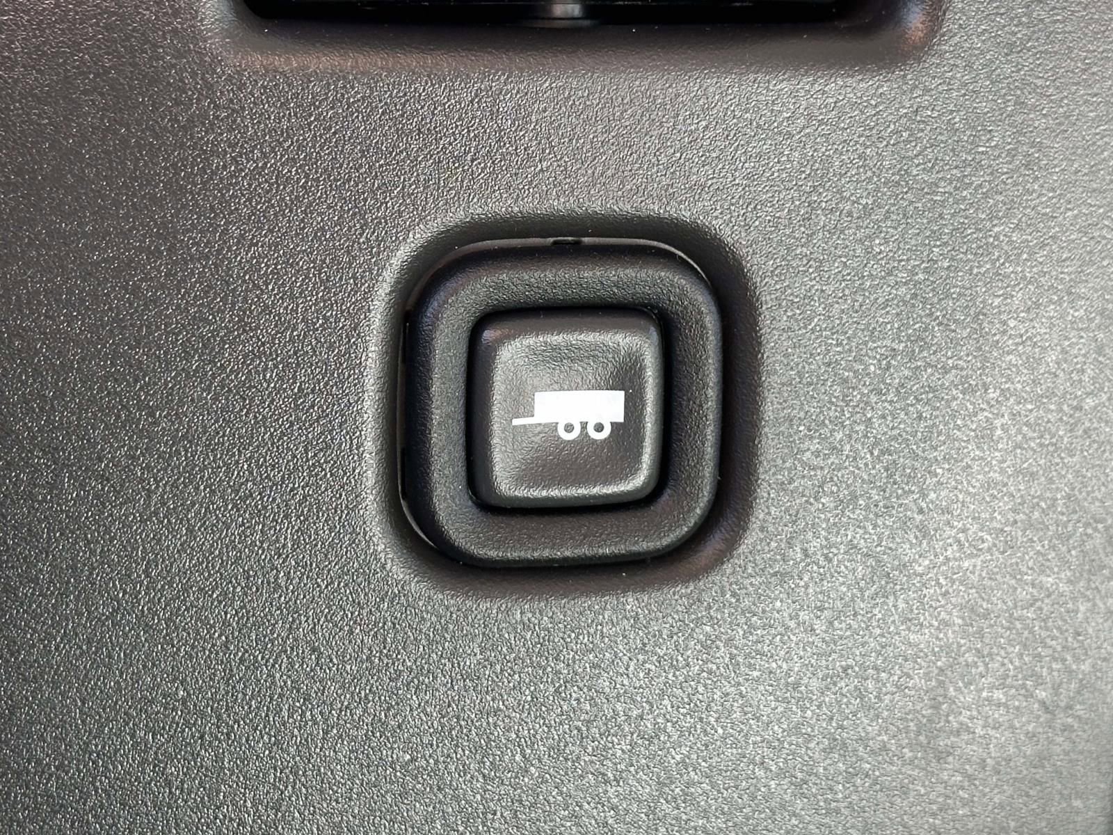 New 2025 Chevrolet Express 3500 w/ Power Convenience Package RWD image 17