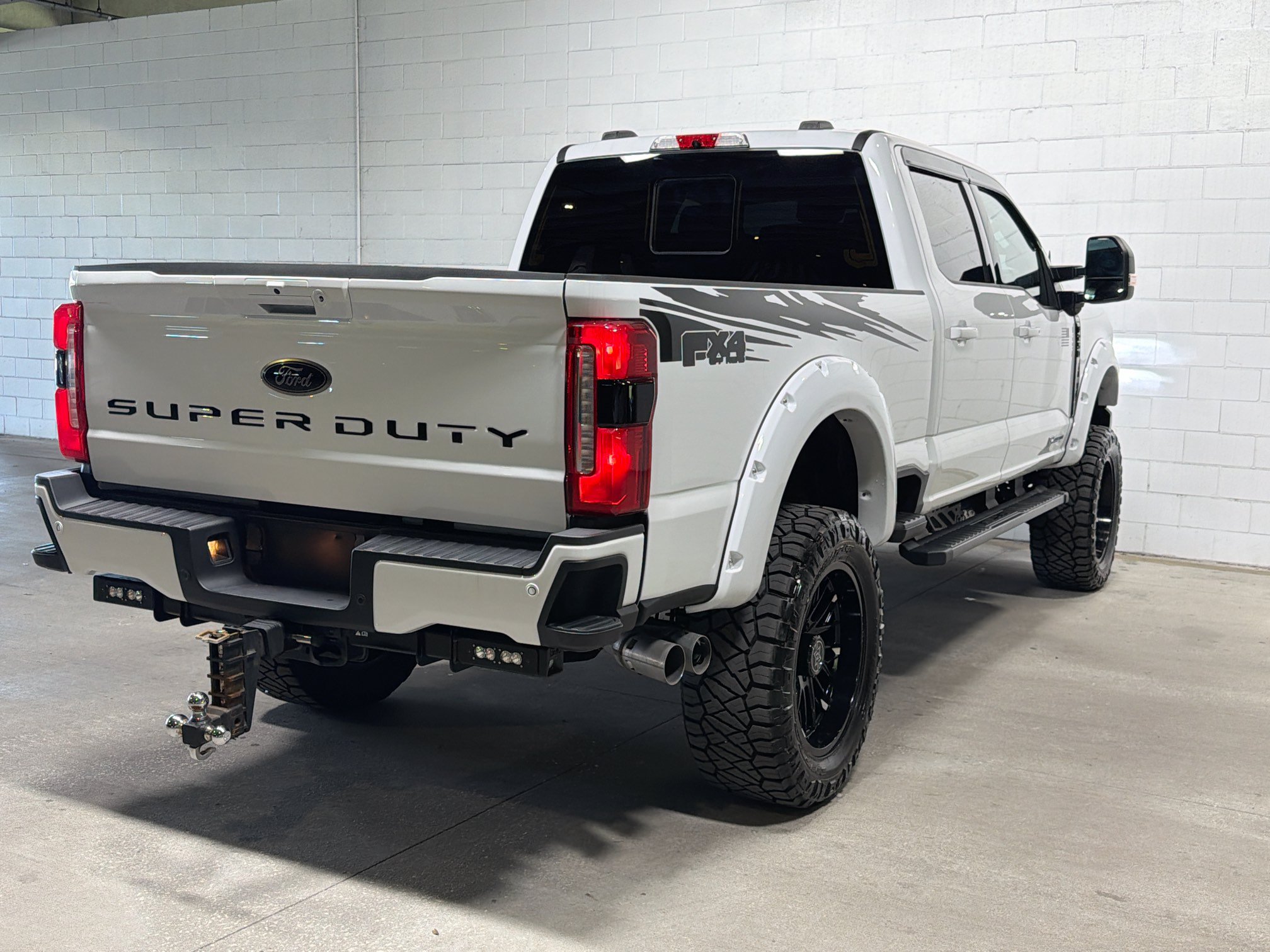 Used 2025 Ford F250 Lariat w/ Black Appearance Package AWD/4WD image 7