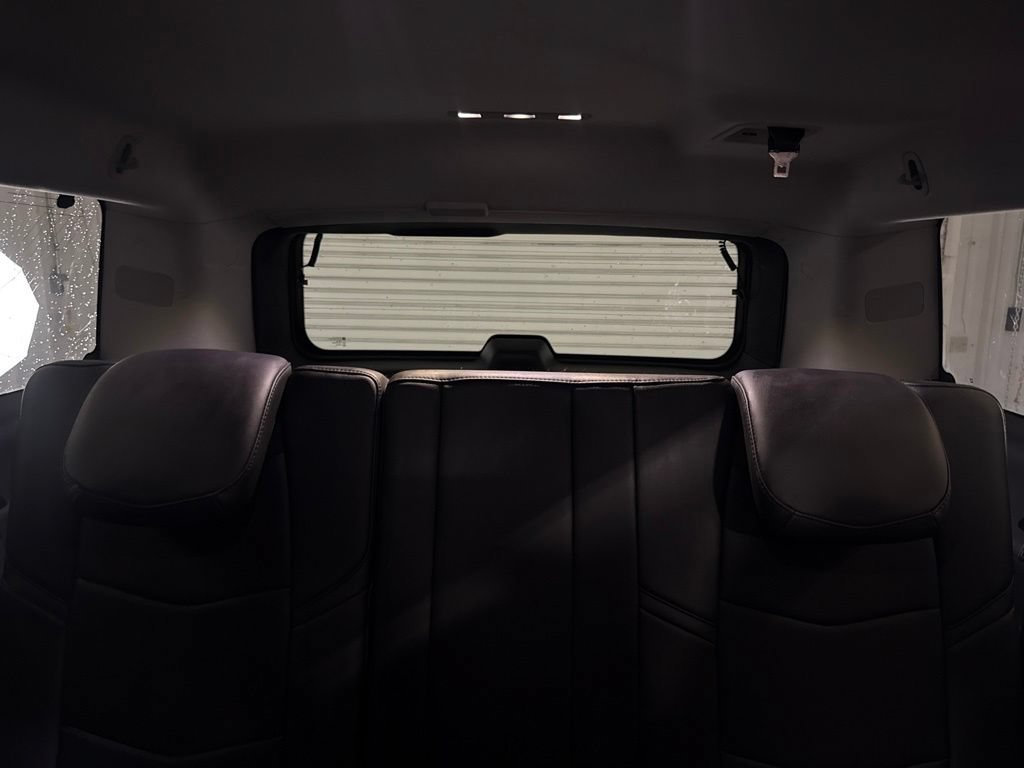 Used 2018 Cadillac Escalade ESV Luxury RWD image 18