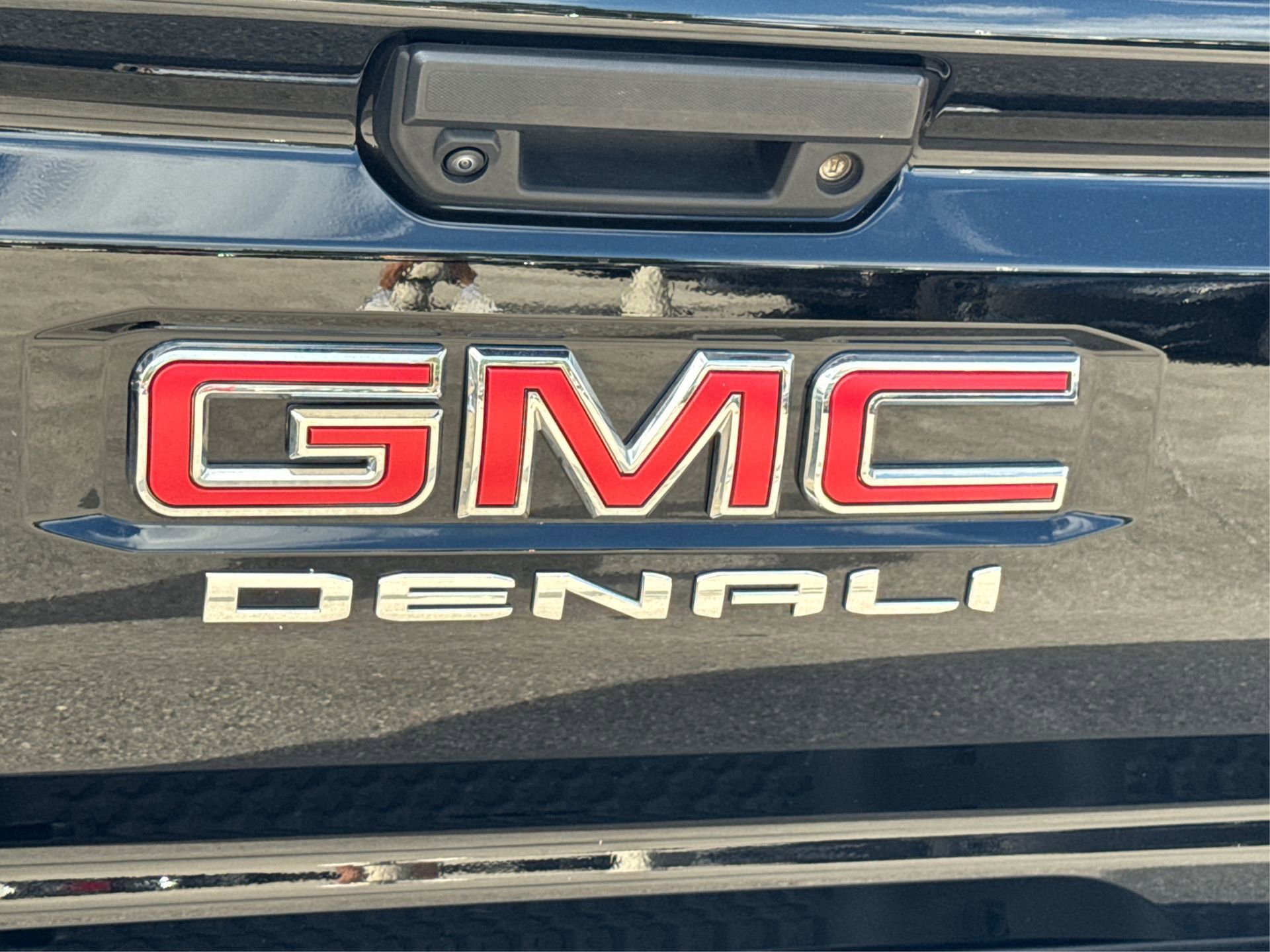 Used 2024 GMC Canyon Denali w/ LPO, Denali Black Edition image 18