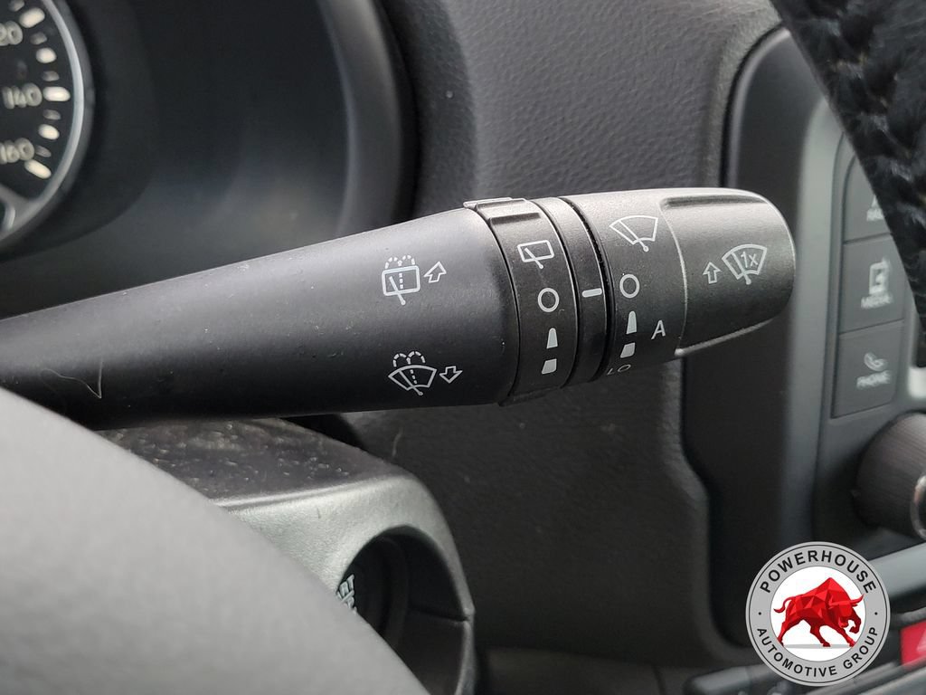Used 2017 Jeep Renegade Latitude w/ Cold Weather Group AWD/4WD image 32