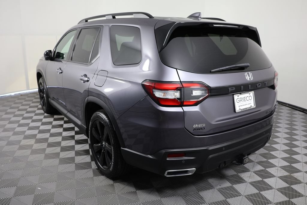 Used 2025 Honda Pilot Black Edition image 6