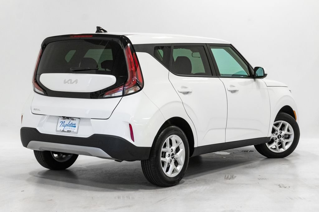 Used 2025 Kia Soul LX w/ LX Technology Package FWD image 27