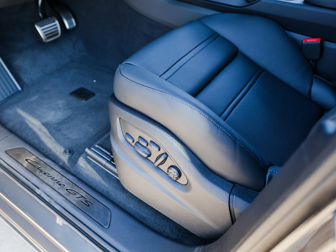 New 2026 Porsche Cayenne GTS image 14