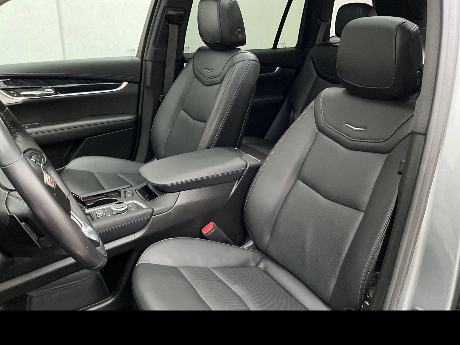 Certified 2023 Cadillac XT6 Premium Luxury AWD/4WD image 9