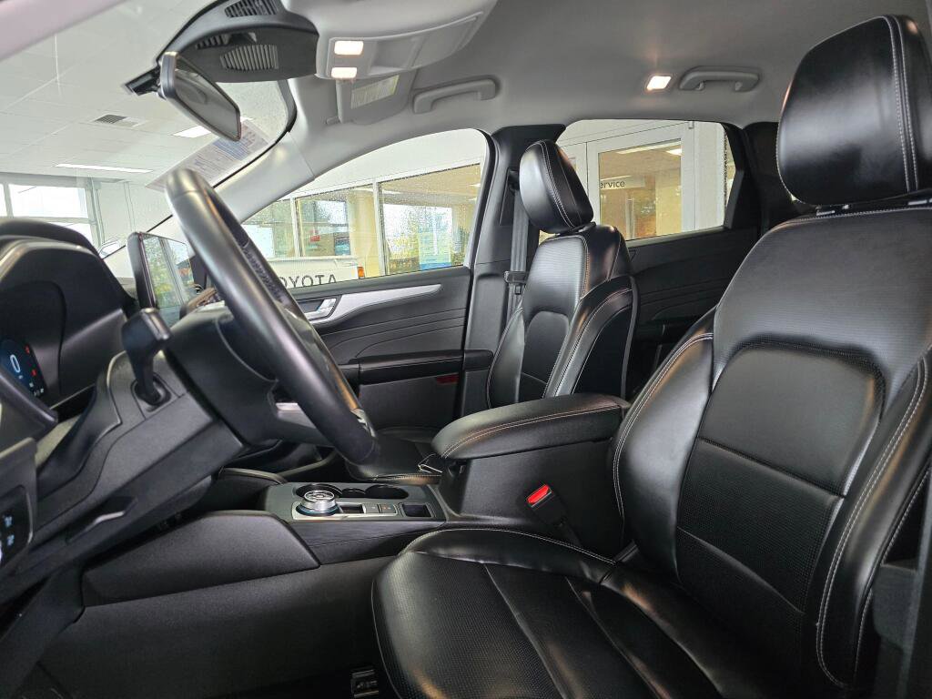 Used 2024 Ford Escape Platinum AWD/4WD image 22