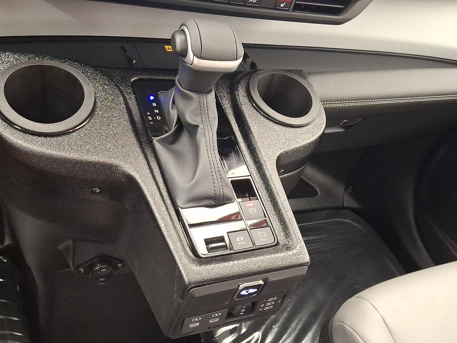 Used 2026 Toyota Sienna XLE FWD image 15