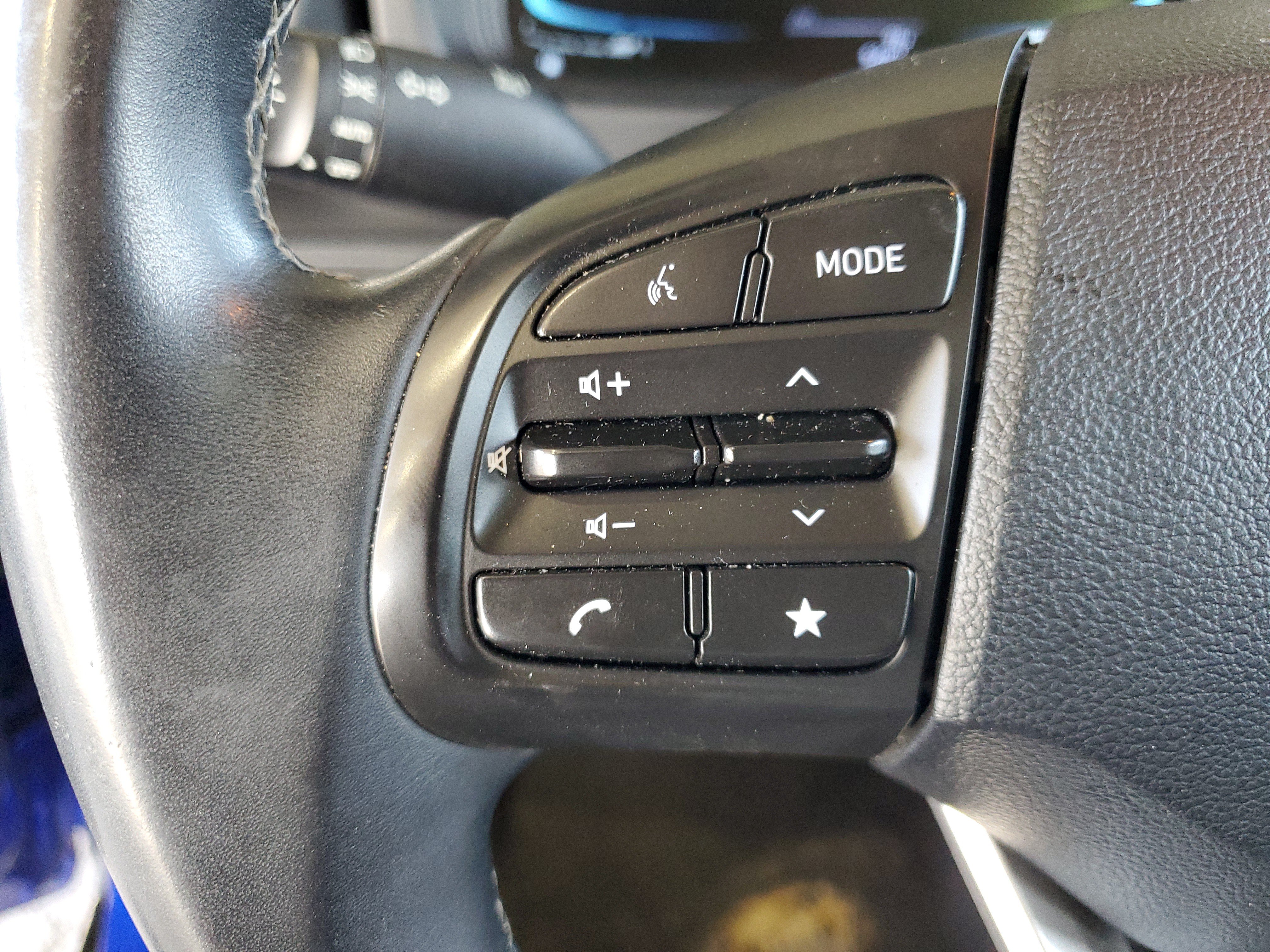 Used 2024 Hyundai Venue SEL FWD image 20