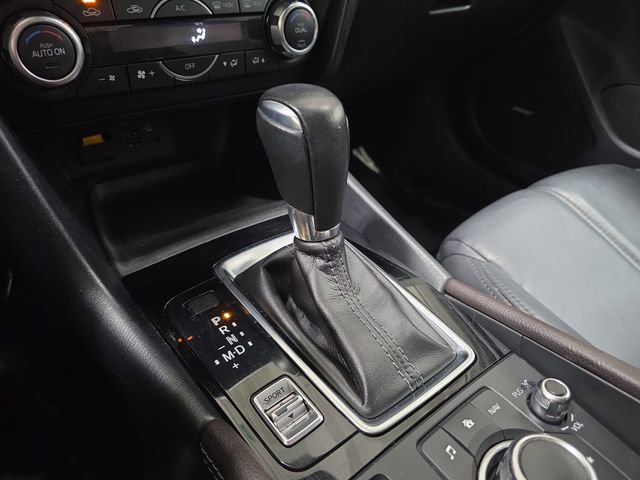 Used 2018 MAZDA MAZDA3 Touring FWD image 23