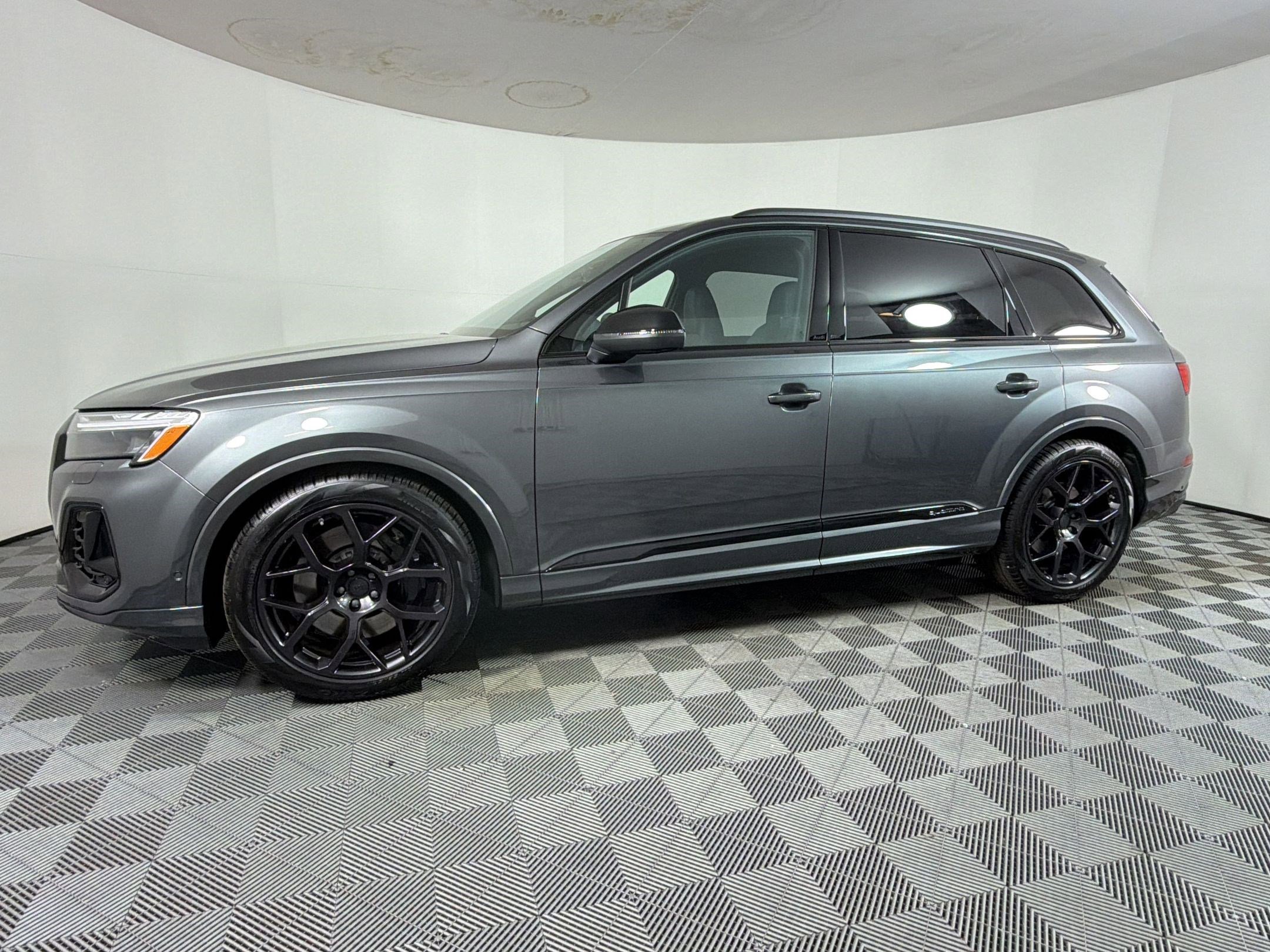 New 2026 Audi SQ7 Premium Plus image 2