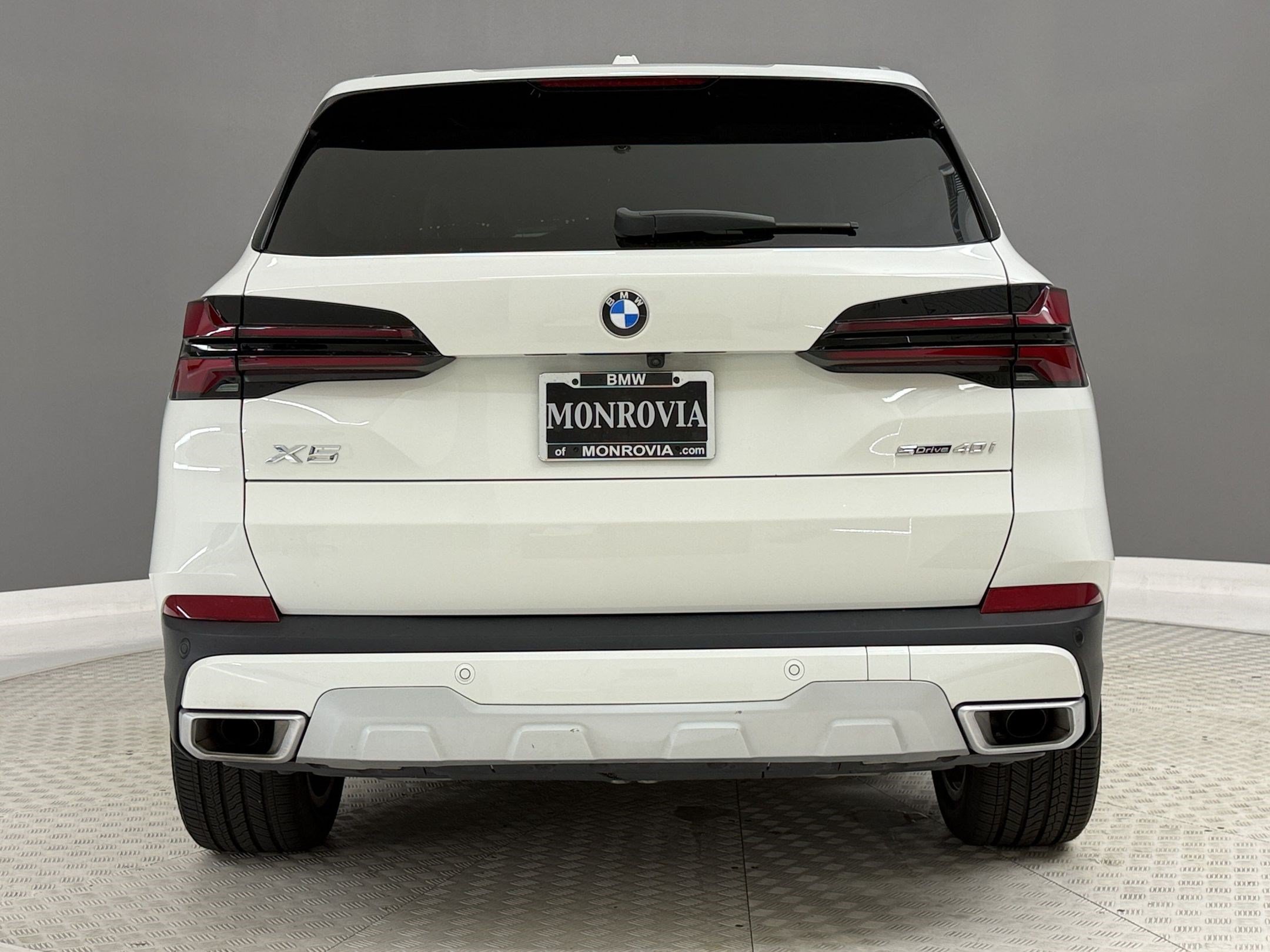 Used 2024 BMW X5 sDrive40i w/ Parking Assistance Package RWD image 10