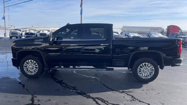 Used 2022 Chevrolet Silverado 3500 High Country image 2