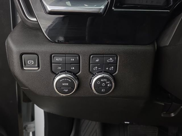 Certified 2025 GMC Sierra 3500 SLT w/ X31 Off-Road Package image 17